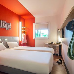 Habitación Estándar con 2 Camas Individuales